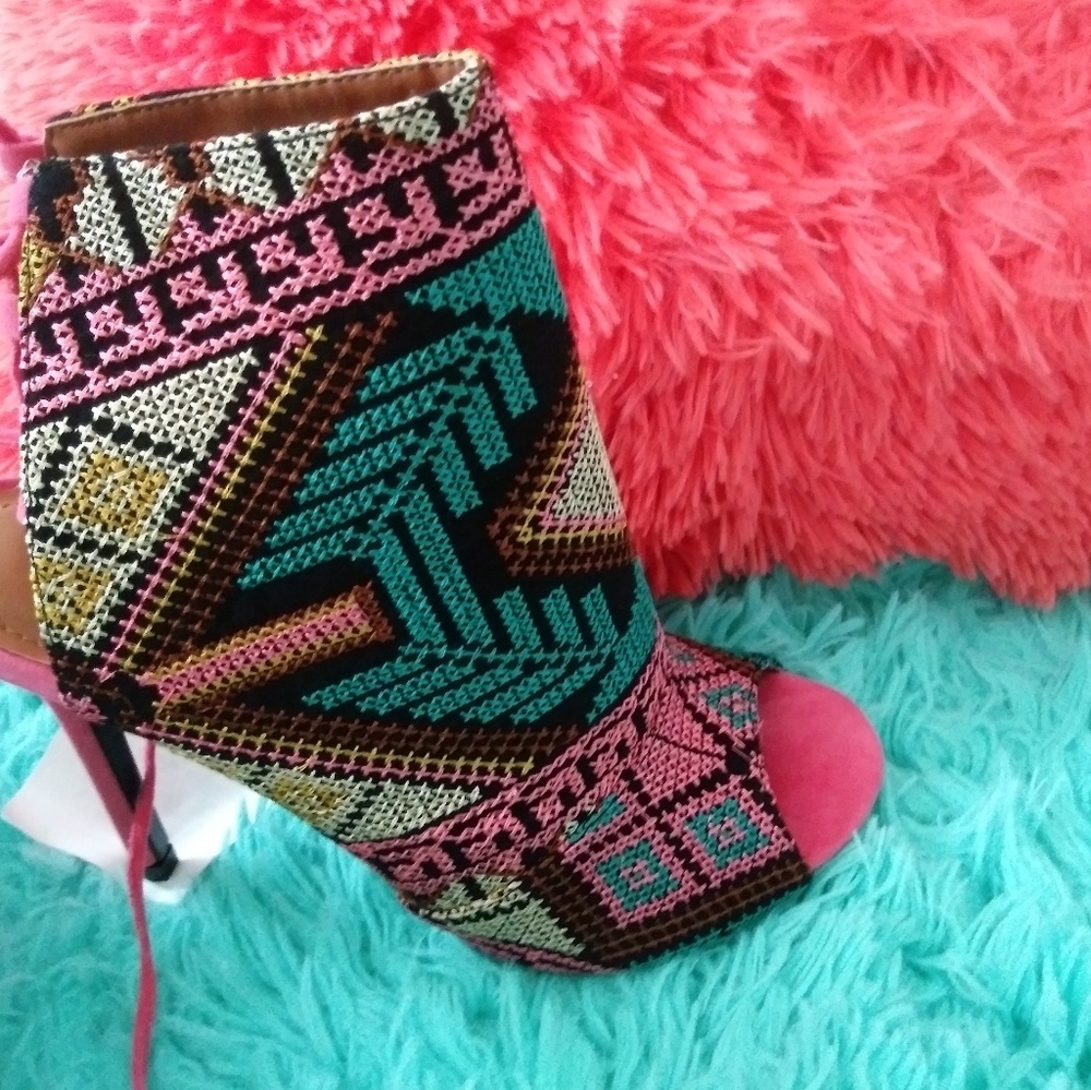 Shoes - Picture 2 of 2
